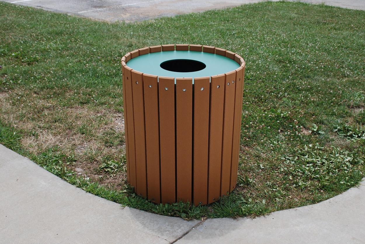 33 Gallon - Trash Receptacle - Round - Liner Included - Recycled Plastic -  Park Warehouse